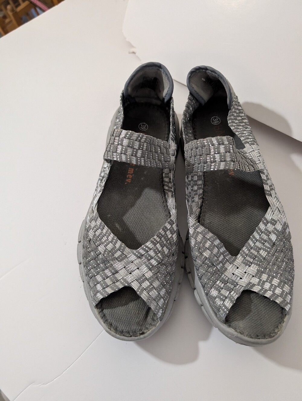 Bernie Mev Sandals Womens Mary Jane Silver Grey Woven Open Toe Flat Size 39
